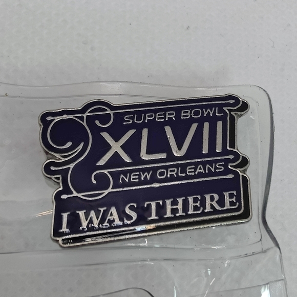 2013 Super Bowl XLVII 47 Logo Pin NFL Lanyard Ticket Holder Commemorative - Picture 4 of 6